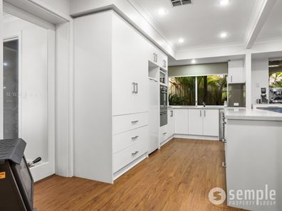 11 Bolderwood Drive, South Lake WA 6164