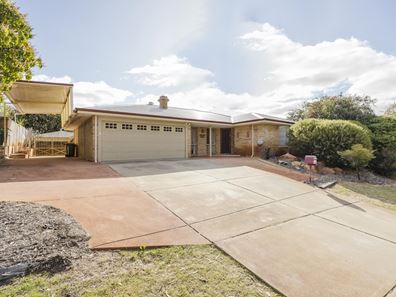 4 Mudlark Crescent, Ballajura WA 6066