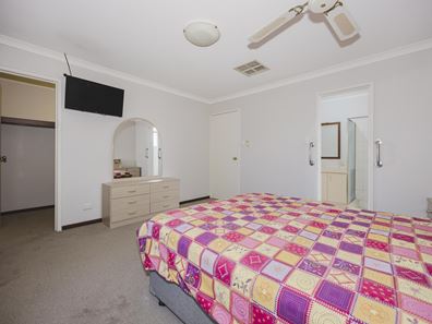 4 Mudlark Crescent, Ballajura WA 6066