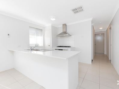 25 Tallering Way, Golden Bay WA 6174