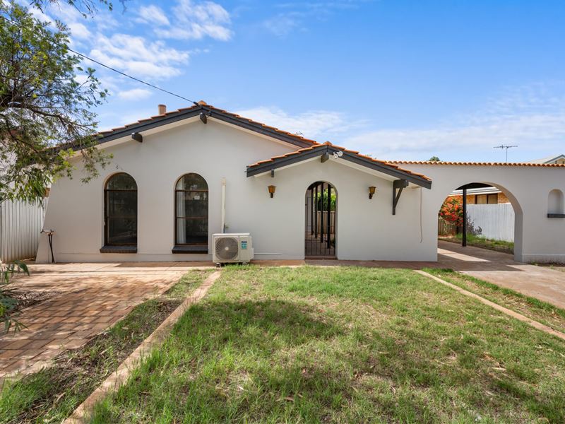 15 Salisbury Road, South Kalgoorlie WA 6430