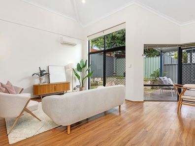 8B Scalby Street, Scarborough WA 6019