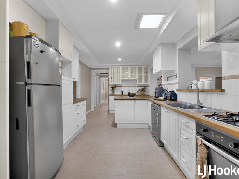 1 Delbridge Drive, Kenwick WA 6107