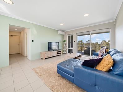 8/1 Elsbury Approach, Clarkson WA 6030