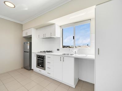 8/1 Elsbury Approach, Clarkson WA 6030