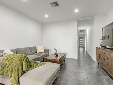 27 Meander Street, Brabham WA 6055