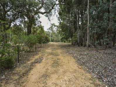 37 Manjedal Road, Karrakup WA 6122