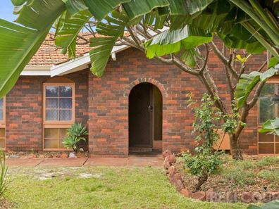 16 Farmfield Way, Morley WA 6062