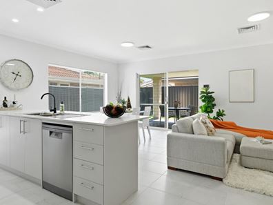 9a Edinburgh Road, Forrestfield WA 6058
