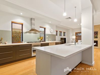 8 Chipperfield Court, Mosman Park WA 6012