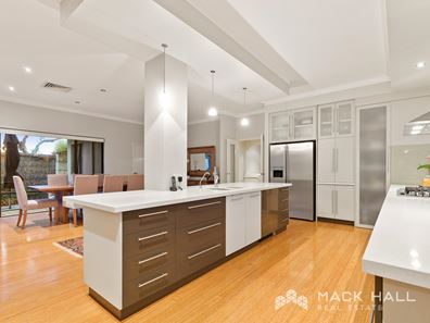 8 Chipperfield Court, Mosman Park WA 6012