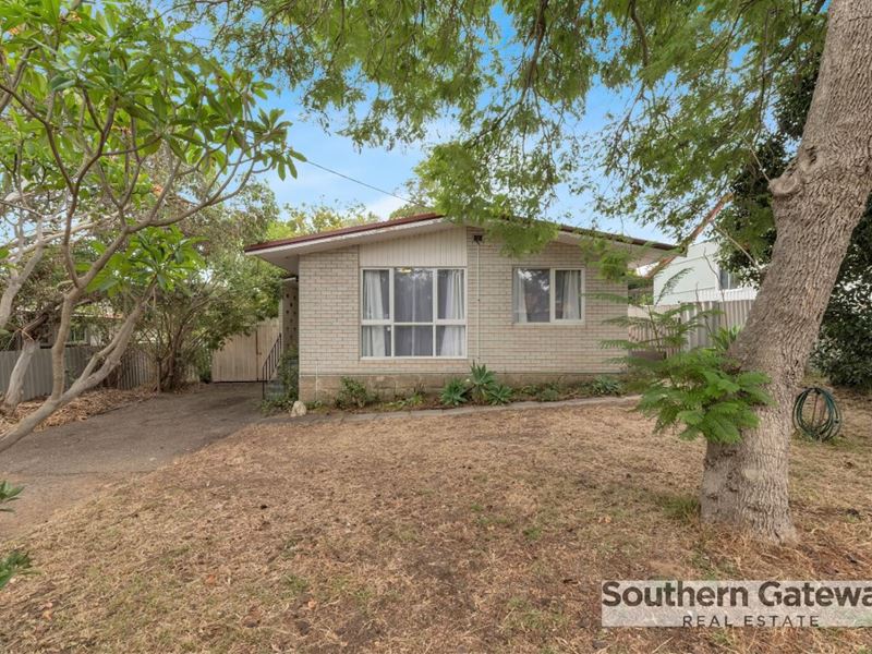44 Gawler Way, Calista