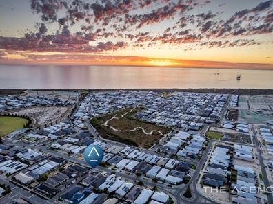 15 Marlinspike Boulevard, Jindalee WA 6036