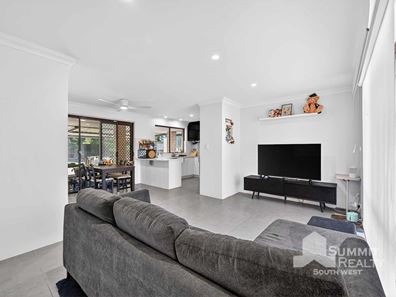 26 Jacaranda Crescent, Withers WA 6230