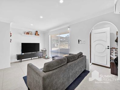 26 Jacaranda Crescent, Withers WA 6230
