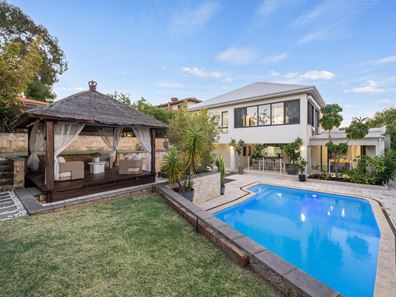 11 Teslin Road, Mount Claremont WA 6010