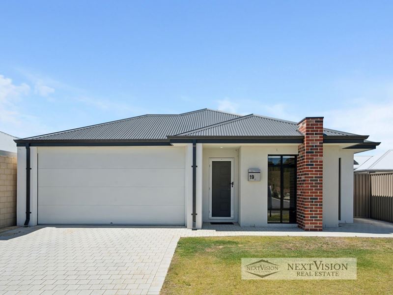 19 Ainsworth Cres, Mandogalup