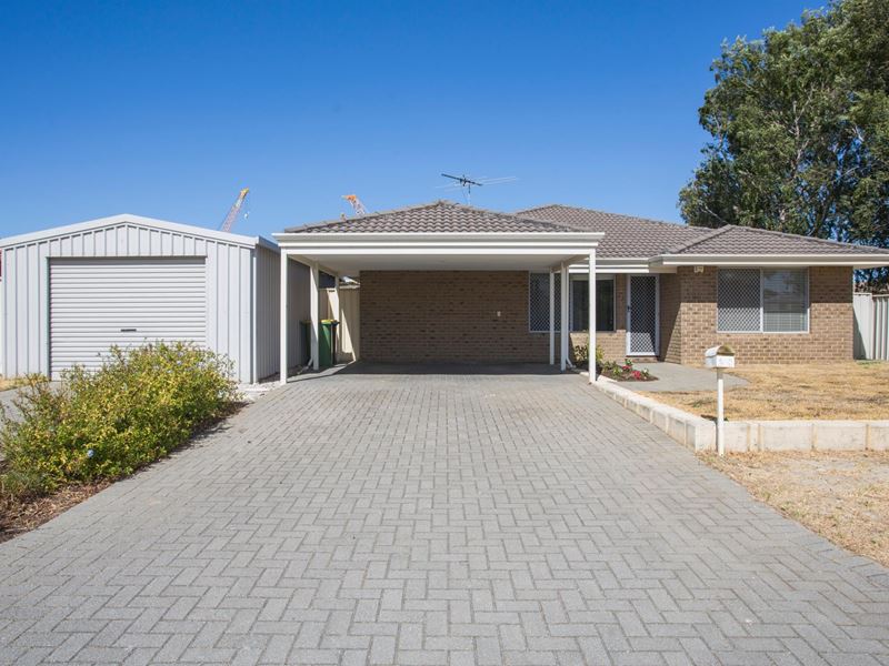 28 Carpenteria Cres, Kenwick WA 6107