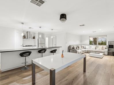27 Salzburg Way, Wanneroo WA 6065