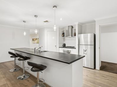 27 Salzburg Way, Wanneroo WA 6065