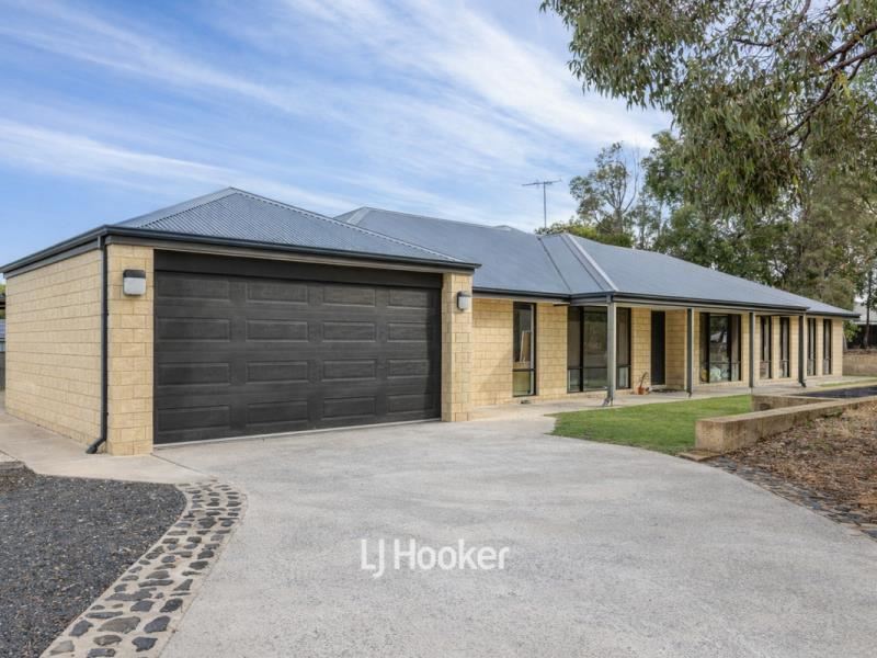 6 Weller Loop, Leschenault WA 6233