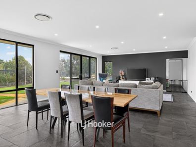 6 Weller Loop, Leschenault WA 6233