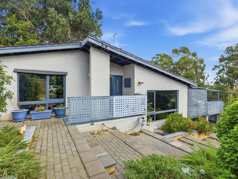 6 Savage Road, Kelmscott WA 6111