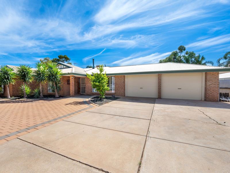 22 Cavalier Crescent, Boulder