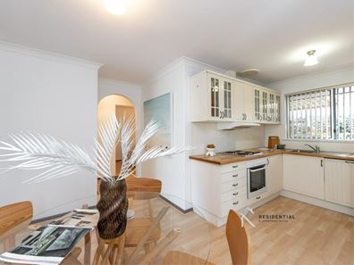 8/13 Alga Street, Scarborough WA 6019