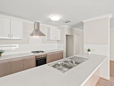 9 Sherwood Link, Ravenswood WA 6208