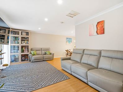 31 Keslake Way, Parkwood WA 6147