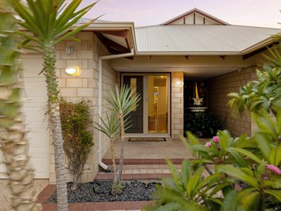 17 Claiborne Road, Secret Harbour WA 6173