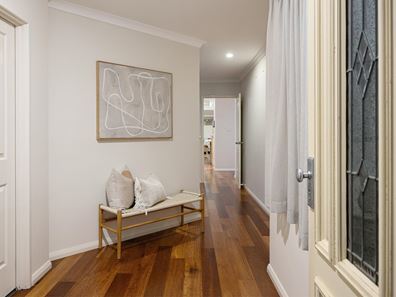 17 Claiborne Road, Secret Harbour WA 6173