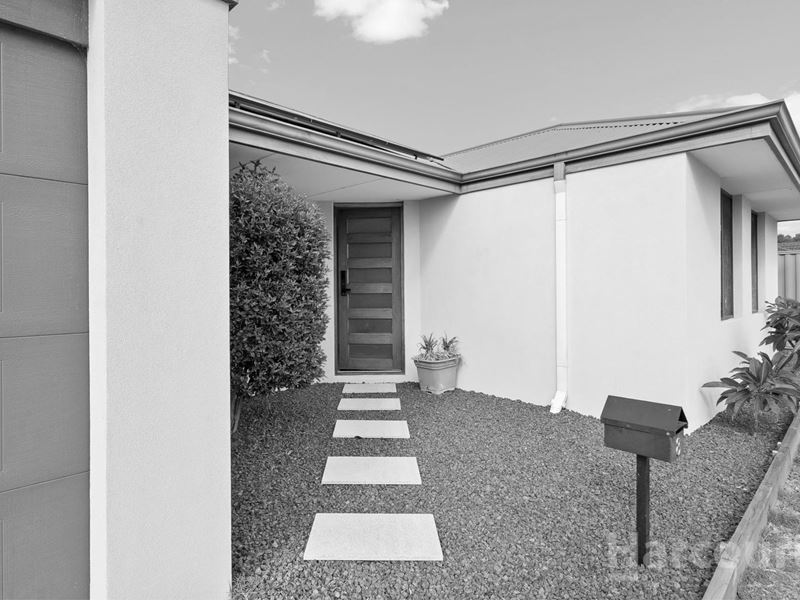 8 Goldseeker Loop, Ravenswood
