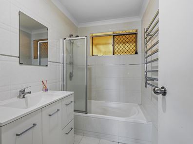 37 Abbott Way, Swan View WA 6056