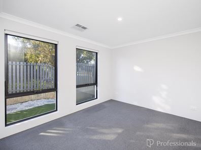 4 Wilkes Lane, Alkimos WA 6038