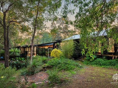 35 Hubert Street, Darlington WA 6070