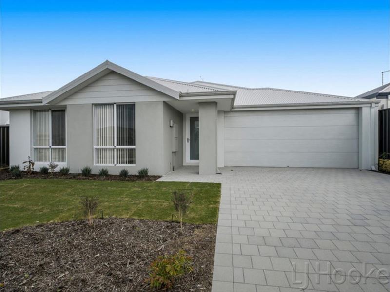 15 Lorikeet Approach, Eglinton WA 6034