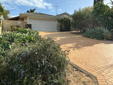 36 Casuarina Drive, Halls Head WA 6210