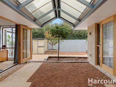 9 Leyburn Drive, Halls Head WA 6210