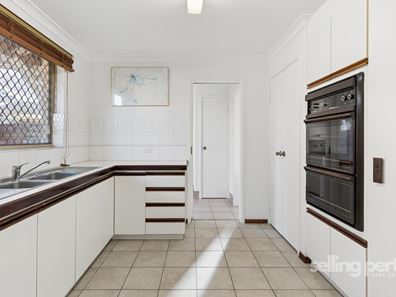 4/6 Mary Street, Como WA 6152
