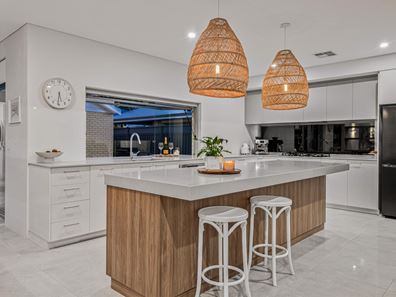 18 Ashford Street, Aveley WA 6069