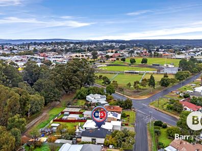 8 Gladstone Crescent, Collie WA 6225