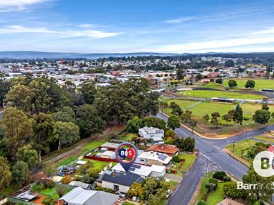 8 Gladstone Crescent, Collie WA 6225
