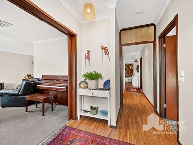 21 Murray  Drive, Withers WA 6230