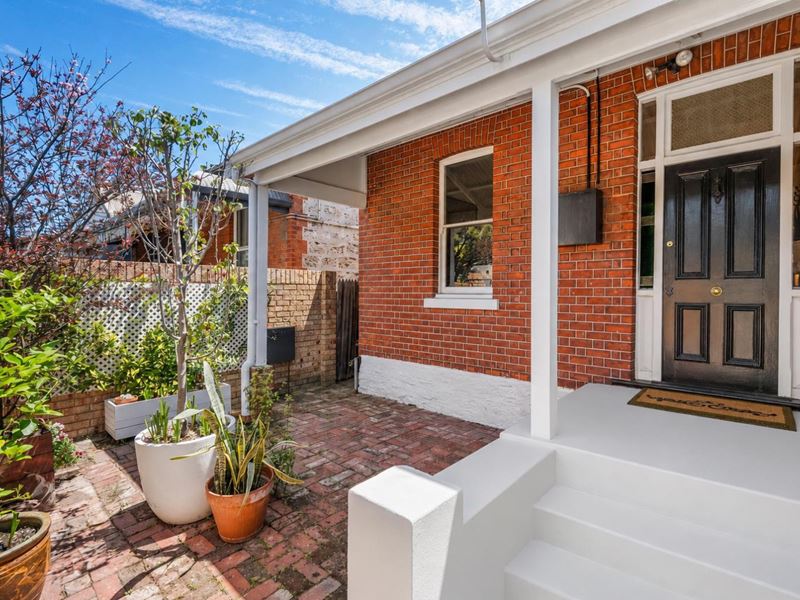 32 Tydeman Road, North Fremantle WA 6159