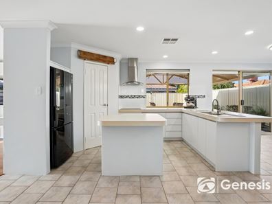 2 Beenan Elbow, South Guildford WA 6055