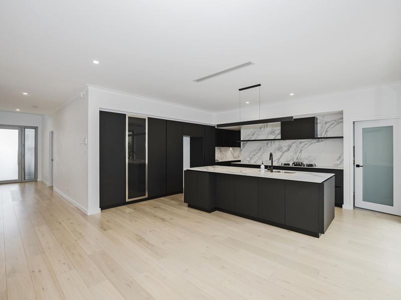 32a Aitken Drive, Winthrop WA 6150