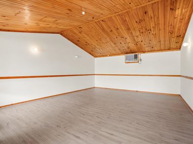 5 Lisbon Place, Warnbro WA 6169