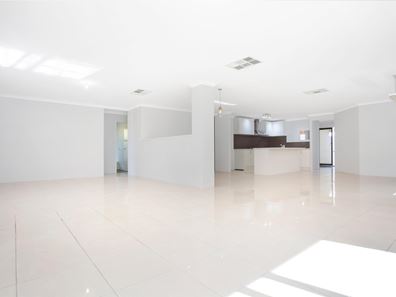11 Spelthorne Way, Wellard WA 6170